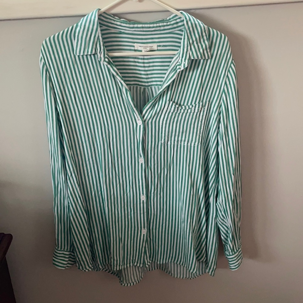 Beachlunchlounge green striped button down